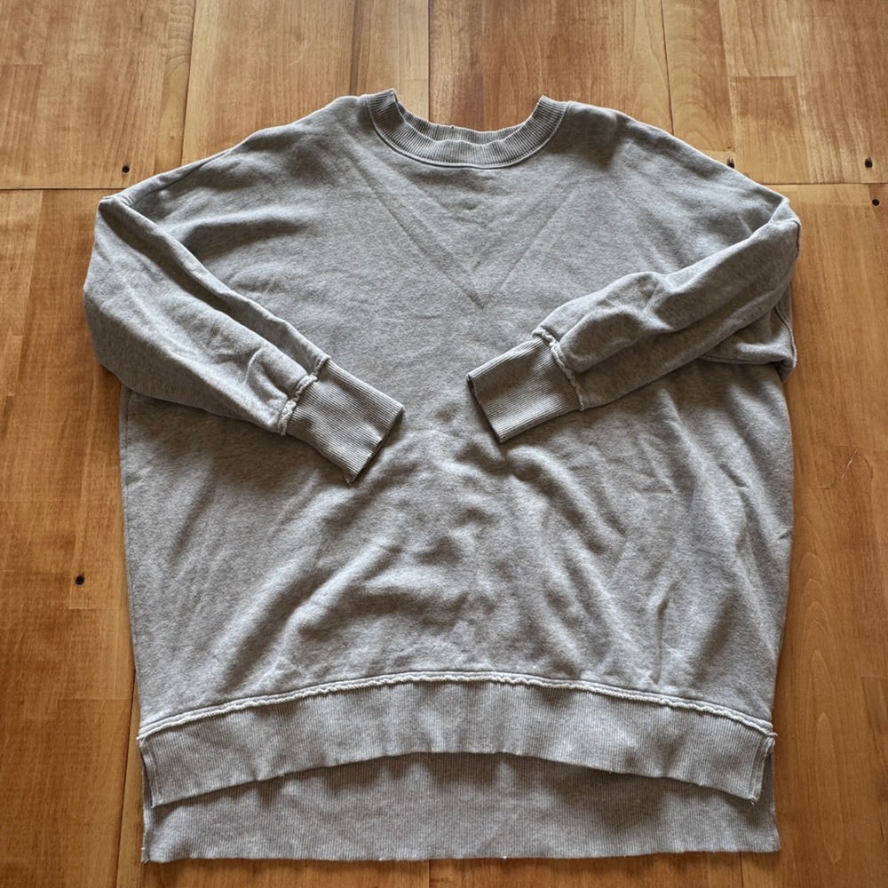 Aerie Womens Oversized Heather Gray Crewneck Sweatshirt Exposed Seam Small
